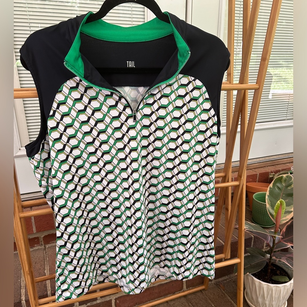 Tail Activewear Geometric Sleeveless Top